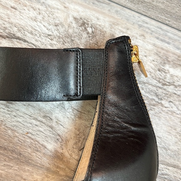 MICHAEL Michael Kors Leather Heels - Picture 16 of 16